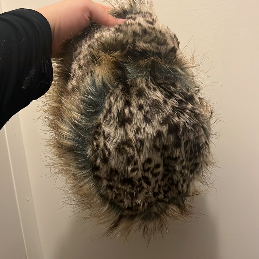 Fur hat - Picture 2 of 3